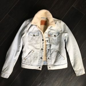 Levi’s Orange Tab Sherpa Trucker XS Light Wash EUC